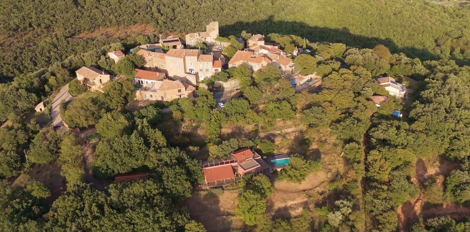 Vue aérienne du hameau et du Centre